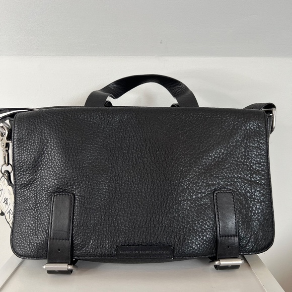 Marc by Marc Jacobs - Men's Briefcase in Grained/Pebbled Italian Leather + Charm - Picture 2 of 16